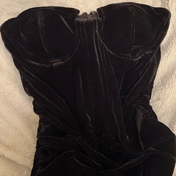 NWT Lovers + Friends Natasha Midi Velvet Dress - Picture 4 of 4